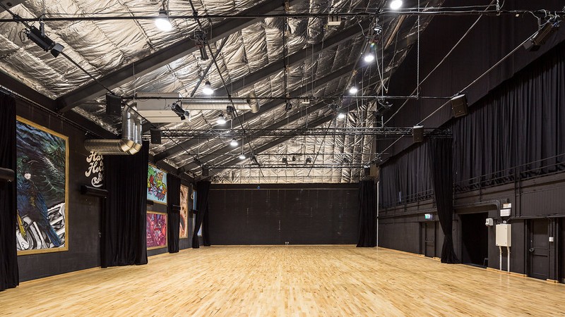 Papa Hou - Black Box & Venues